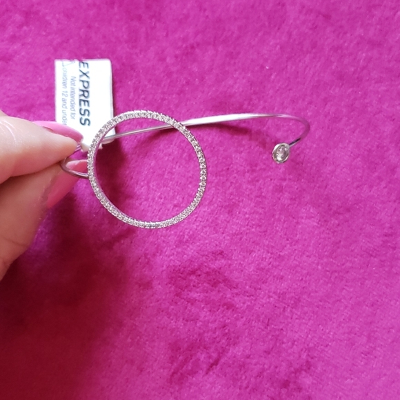 Express cuff bangle - Picture 4 of 4